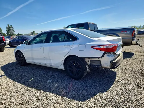4T1BF1FKXGU568423 2016 TOYOTA CAMRY - Image 2