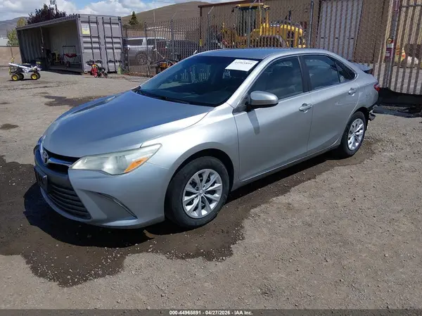 4T1BF1FKXGU568454 2016 TOYOTA CAMRY - Image 2