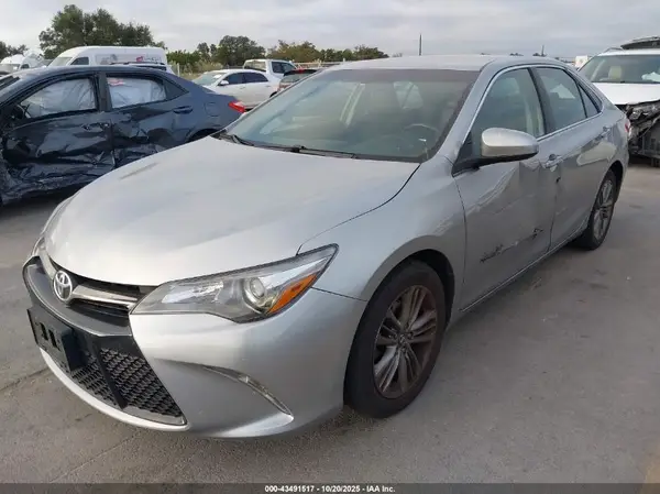 4T1BF1FKXGU571077 2016 TOYOTA CAMRY - Image 2