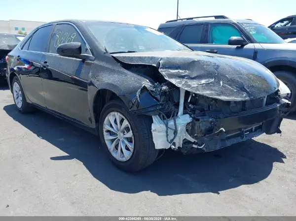 4T1BF1FKXGU577977 2016 TOYOTA CAMRY - Image 1