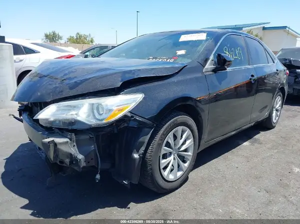 4T1BF1FKXGU577977 2016 TOYOTA CAMRY - Image 2