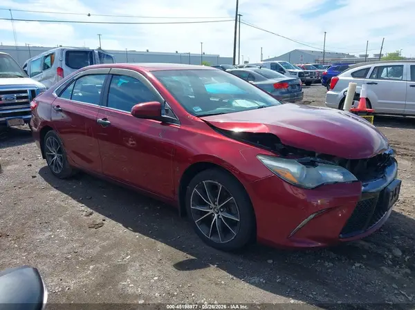 4T1BF1FKXGU579115 2016 TOYOTA CAMRY - Image 1