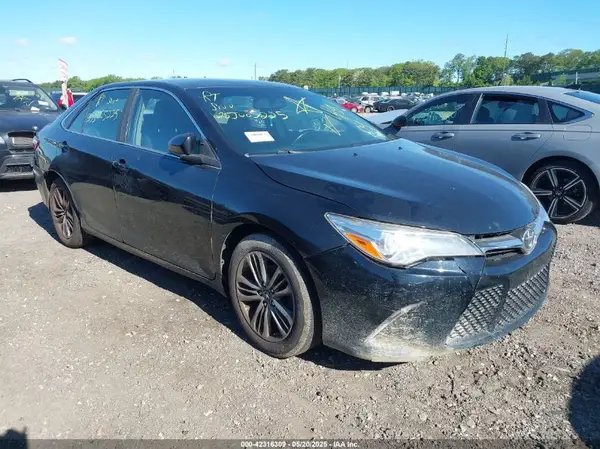 4T1BF1FKXGU579714 2016 TOYOTA CAMRY - Image 1