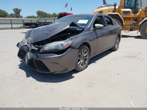 4T1BF1FKXGU580720 2016 TOYOTA CAMRY - Image 2