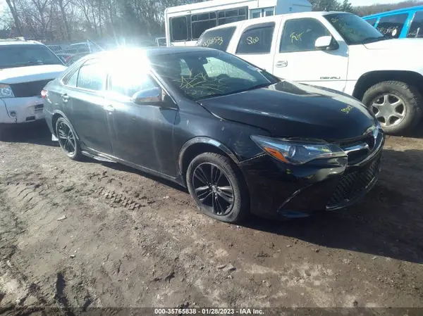 4T1BF1FKXGU581494 2016 TOYOTA CAMRY - Image 1
