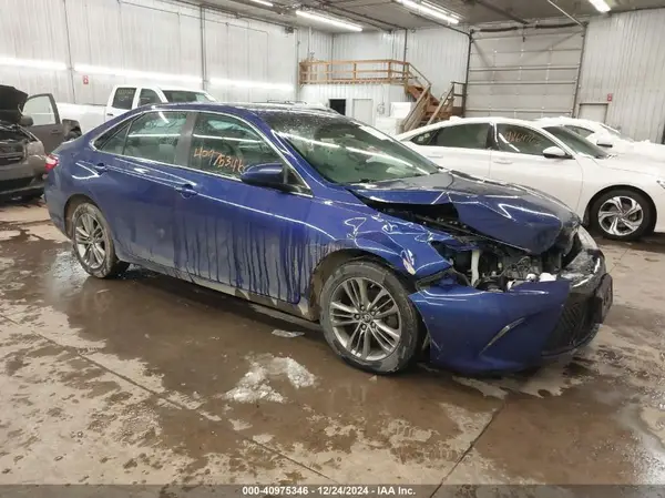 4T1BF1FKXGU585156 2016 TOYOTA CAMRY - Image 1