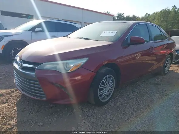 4T1BF1FKXGU585738 2016 TOYOTA CAMRY - Image 2