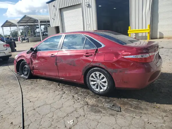 4T1BF1FKXGU586226 2016 TOYOTA CAMRY - Image 2