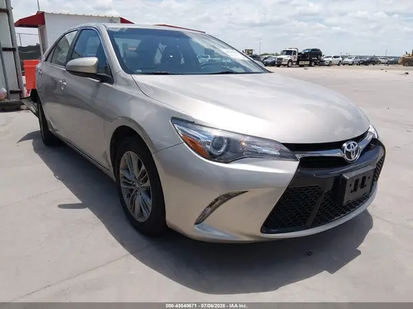 4T1BF1FKXGU587747 2016 TOYOTA CAMRY - Image 1