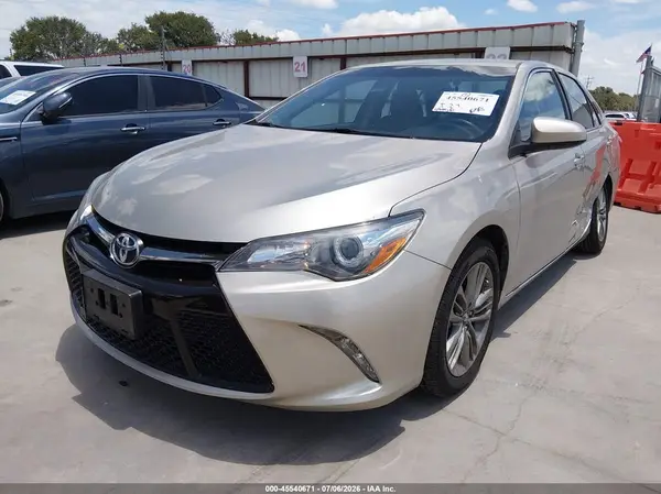 4T1BF1FKXGU587747 2016 TOYOTA CAMRY - Image 2