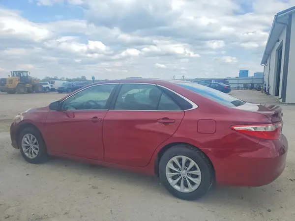 4T1BF1FKXGU587912 2016 TOYOTA CAMRY - Image 2