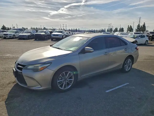 4T1BF1FKXGU589594 2016 TOYOTA CAMRY - Image 1
