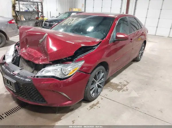 4T1BF1FKXGU592687 2016 TOYOTA CAMRY - Image 2