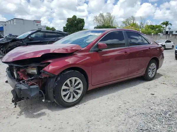 4T1BF1FKXGU593693 2016 TOYOTA CAMRY - Image 1