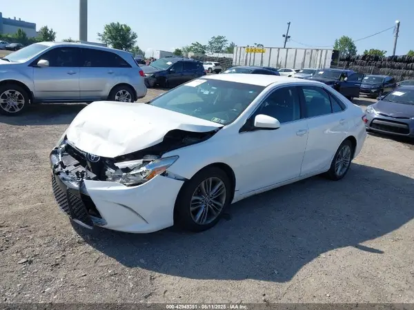 4T1BF1FKXGU597517 2016 TOYOTA CAMRY - Image 2