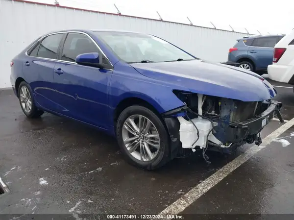 4T1BF1FKXGU601727 2016 TOYOTA CAMRY - Image 1