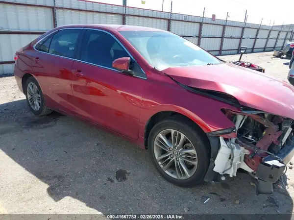 4T1BF1FKXGU602697 2016 TOYOTA CAMRY - Image 1