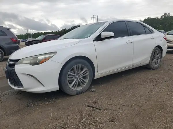4T1BF1FKXGU606930 2016 TOYOTA CAMRY - Image 1