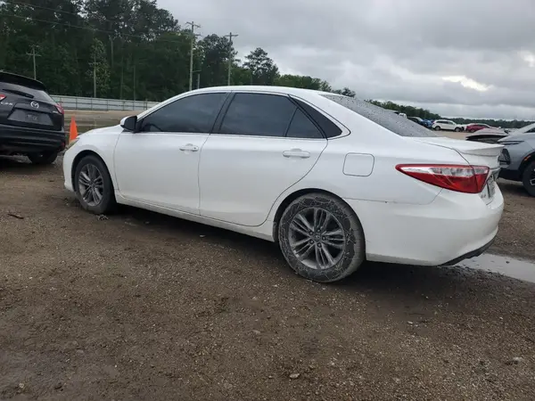 4T1BF1FKXGU606930 2016 TOYOTA CAMRY - Image 2