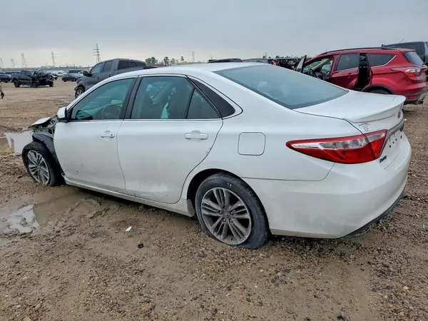 4T1BF1FKXGU612193 2016 TOYOTA CAMRY - Image 2