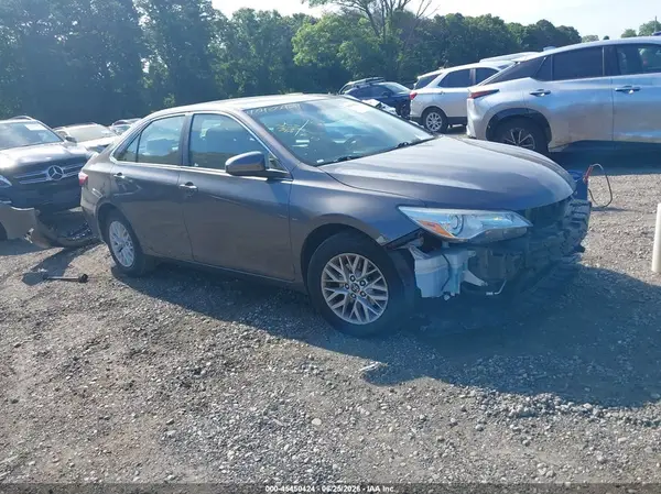 4T1BF1FKXGU614056 2016 TOYOTA CAMRY - Image 1