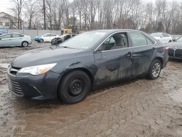 4T1BF1FKXGU614686 2016 TOYOTA CAMRY - Image 1