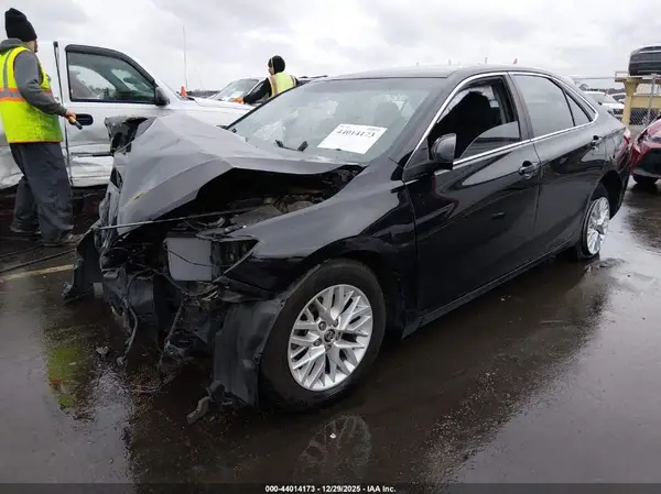 4T1BF1FKXGU998758 2016 TOYOTA CAMRY - Image 2