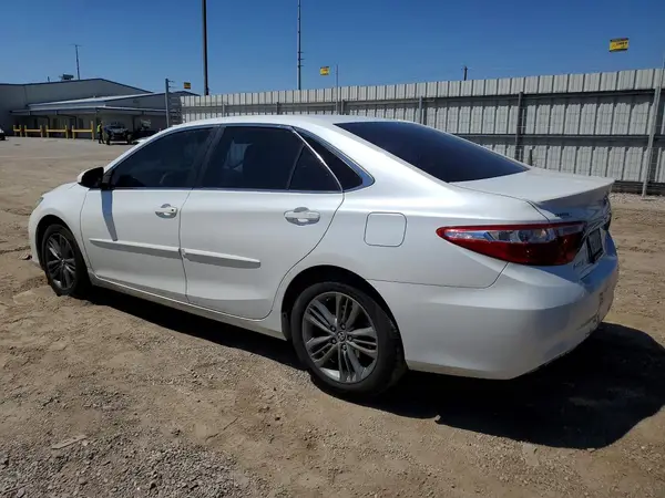 4T1BF1FKXH4329066 2017 TOYOTA CAMRY - Image 2