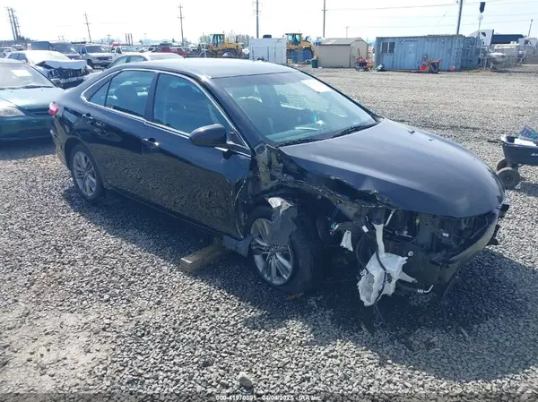 4T1BF1FKXHU268236 2017 TOYOTA CAMRY - Image 1