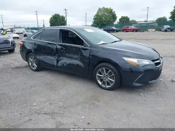 4T1BF1FKXHU272075 2017 TOYOTA CAMRY - Image 1