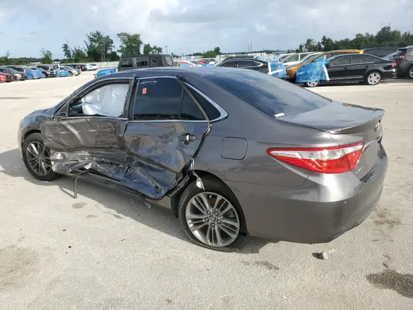4T1BF1FKXHU272268 2017 TOYOTA CAMRY - Image 2
