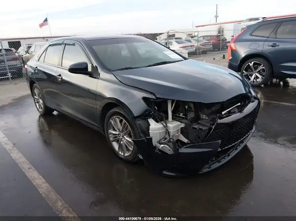 4T1BF1FKXHU272352 2017 TOYOTA CAMRY - Image 1