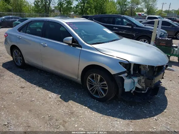 4T1BF1FKXHU273923 2017 TOYOTA CAMRY - Image 1