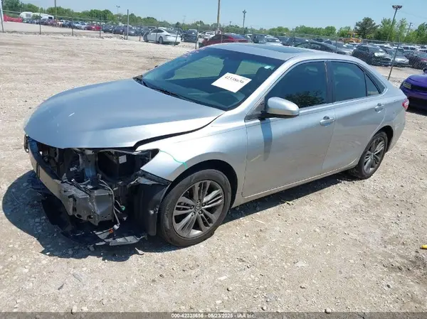 4T1BF1FKXHU273923 2017 TOYOTA CAMRY - Image 2