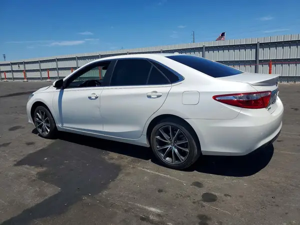 4T1BF1FKXHU274389 2017 TOYOTA CAMRY - Image 2