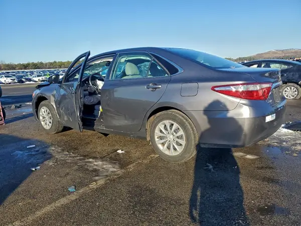 4T1BF1FKXHU274490 2017 TOYOTA CAMRY - Image 2