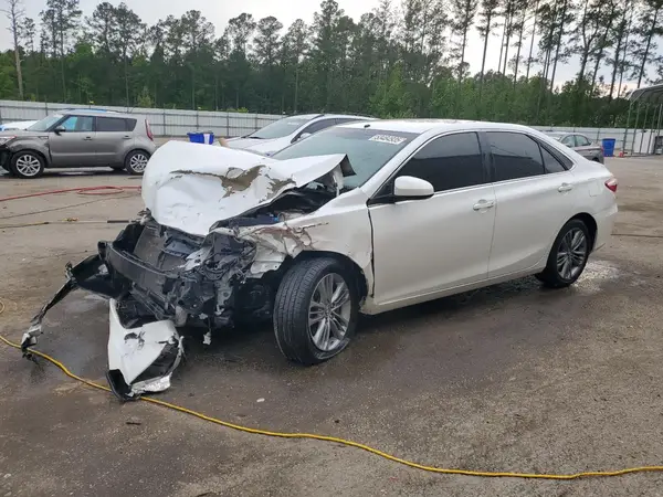 4T1BF1FKXHU279575 2017 TOYOTA CAMRY - Image 1