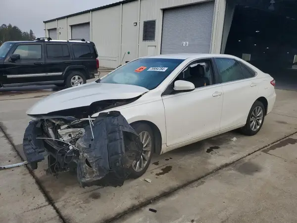 4T1BF1FKXHU279611 2017 TOYOTA CAMRY - Image 1