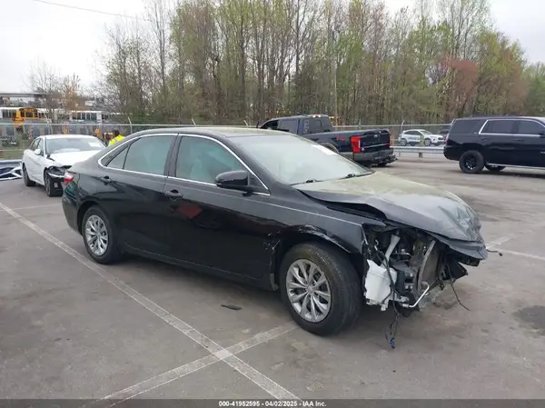 4T1BF1FKXHU280337 2017 TOYOTA CAMRY - Image 1