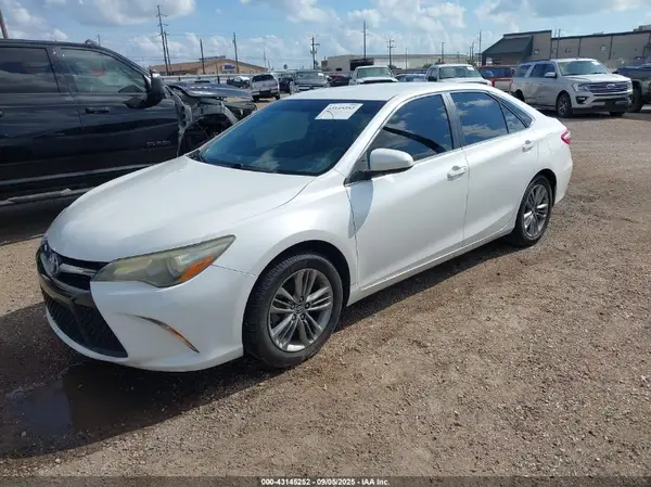 4T1BF1FKXHU282024 2017 TOYOTA CAMRY - Image 2