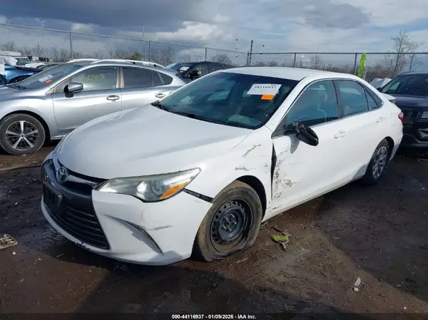 4T1BF1FKXHU283285 2017 TOYOTA CAMRY - Image 2