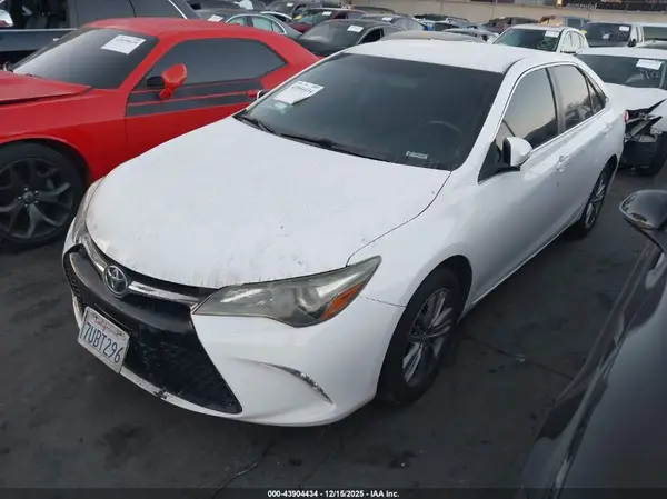 4T1BF1FKXHU294481 2017 TOYOTA CAMRY - Image 2