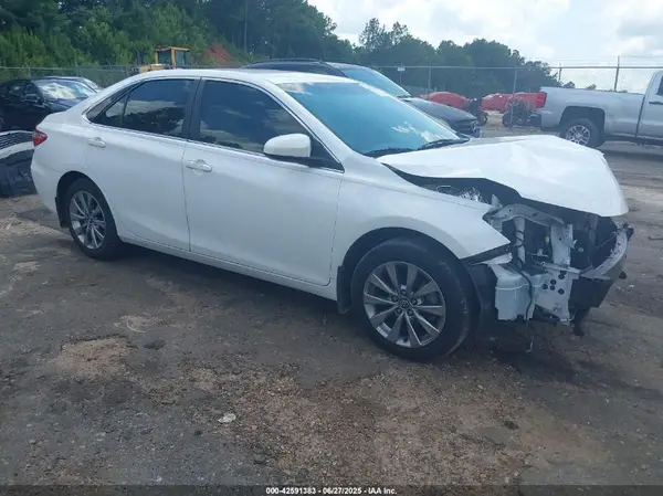 4T1BF1FKXHU296506 2017 TOYOTA CAMRY - Image 1