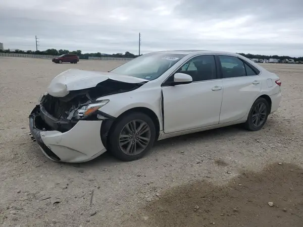 4T1BF1FKXHU301882 2017 TOYOTA CAMRY - Image 1