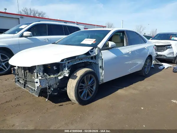 4T1BF1FKXHU302384 2017 TOYOTA CAMRY - Image 2