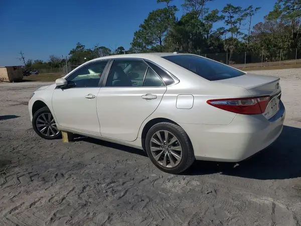 4T1BF1FKXHU302529 2017 TOYOTA CAMRY - Image 2