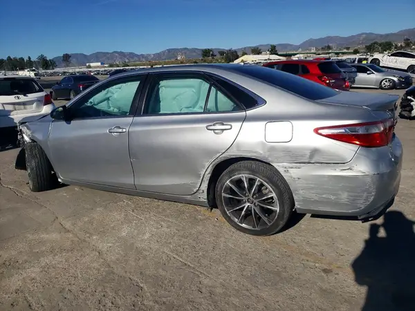4T1BF1FKXHU304412 2017 TOYOTA CAMRY - Image 2
