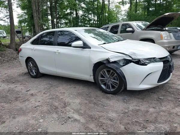4T1BF1FKXHU306077 2017 TOYOTA CAMRY - Image 1