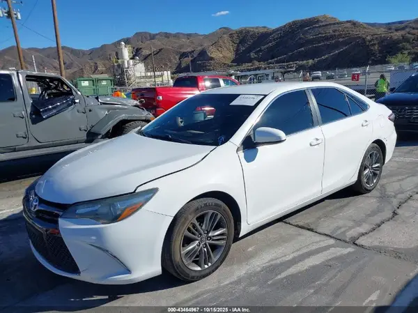 4T1BF1FKXHU307276 2017 TOYOTA CAMRY - Image 2
