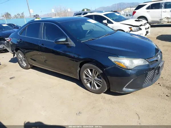 4T1BF1FKXHU307522 2017 TOYOTA CAMRY - Image 1